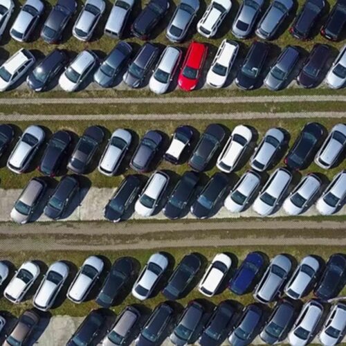 Codice della strada, rischio beffa per i noleggi auto: multe a carico se gli stranieri non pagano